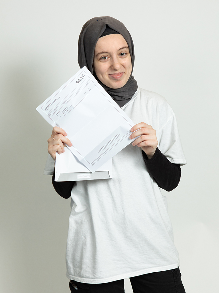 Maths and English GCSE student, Gulnar gcse gulnar